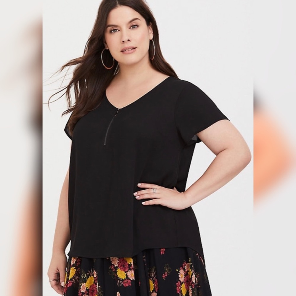 NWT Torrid black zip up blouse